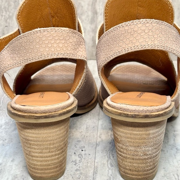 Lucky Brand Tan Brown Leather Adjustable Wedge Sandals 7.5M - Picture 6 of 7